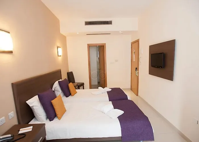 מלון The Windsor 4*